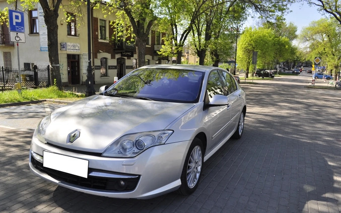 Renault Laguna cena 14900 przebieg: 174000, rok produkcji 2009 z Chęciny małe 106